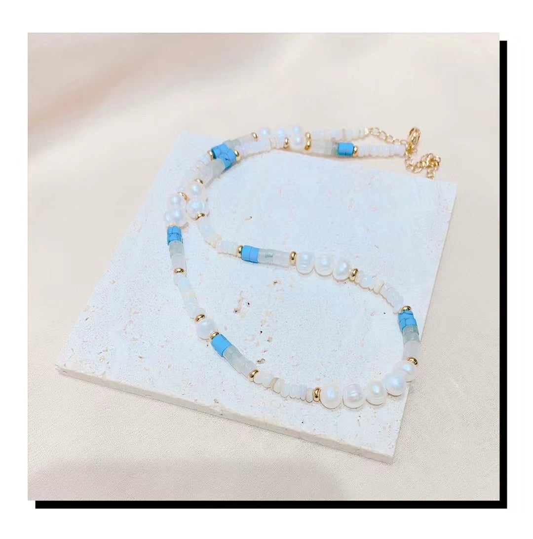 Beautiful High-End Light Luxury Blue And White Pearl Necklace