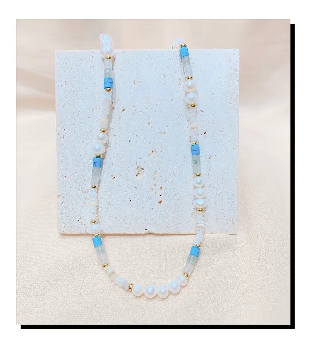 Beautiful High-End Light Luxury Blue And White Pearl Necklace