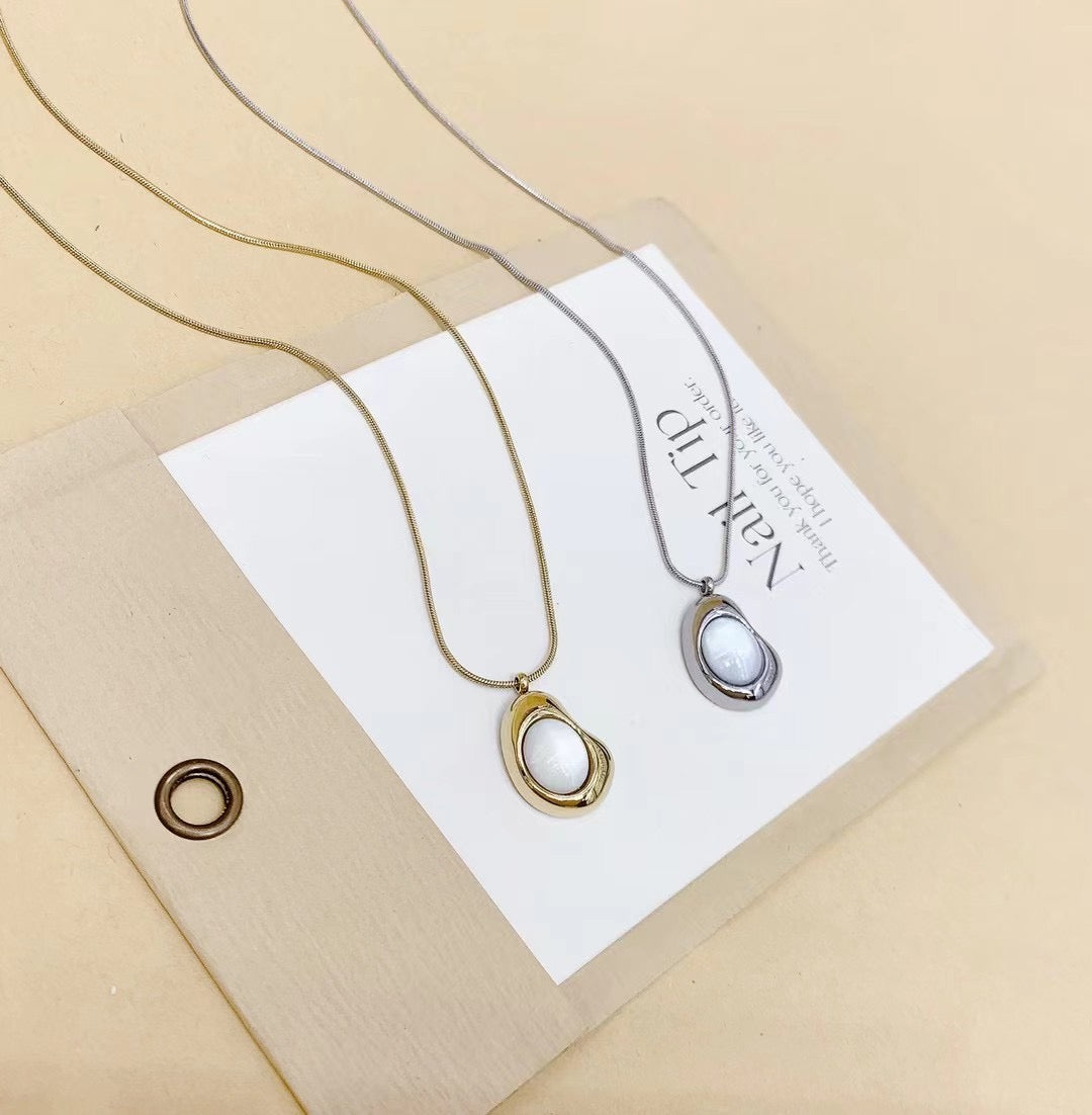 High-End Simple Fashion Light Luxury White Gem Round Stone Necklace