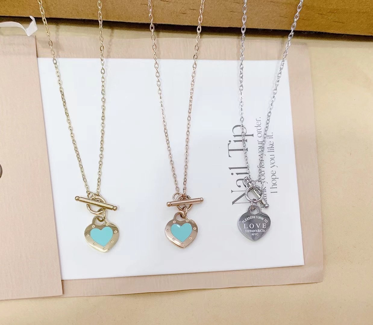 High-End Light Luxury Blue-Green Love Necklace