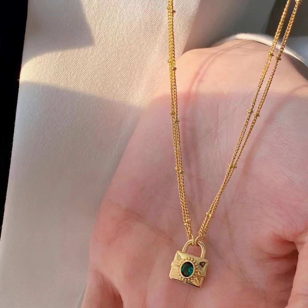 High-End Light Luxury Square Small Lock Emerald Necklace