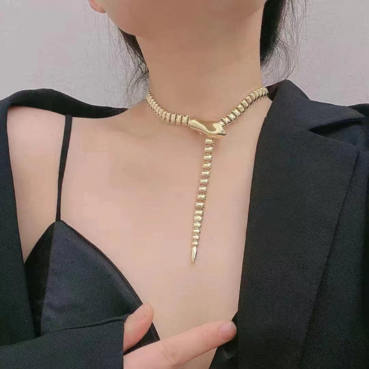 Hot Selling Fashion High-Grade Gold Snake Necklace