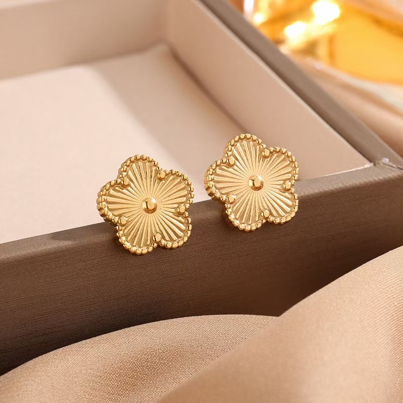 Versatile Niche Design High-End Light Luxury Flower Earrings Necklace