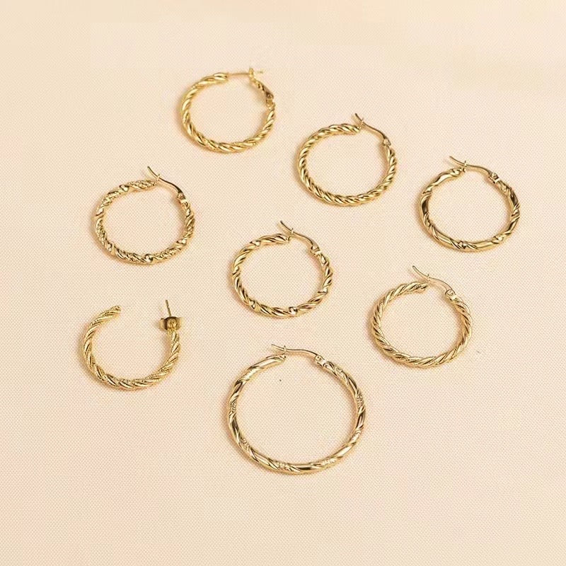 Gold Round New Earrings