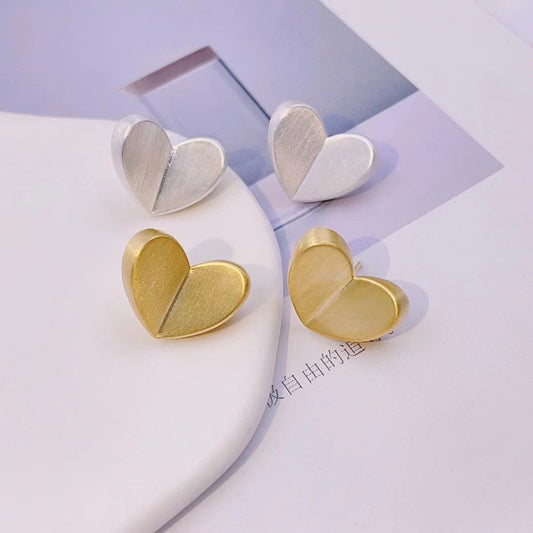 Stud Earrings Women's Spring And Summer Niche Design Sense Symmetrical Earrings Small And Simple Cute Heart Shape