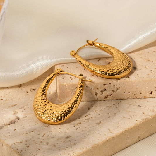 Advanced Gold Moon Shaped Earrings