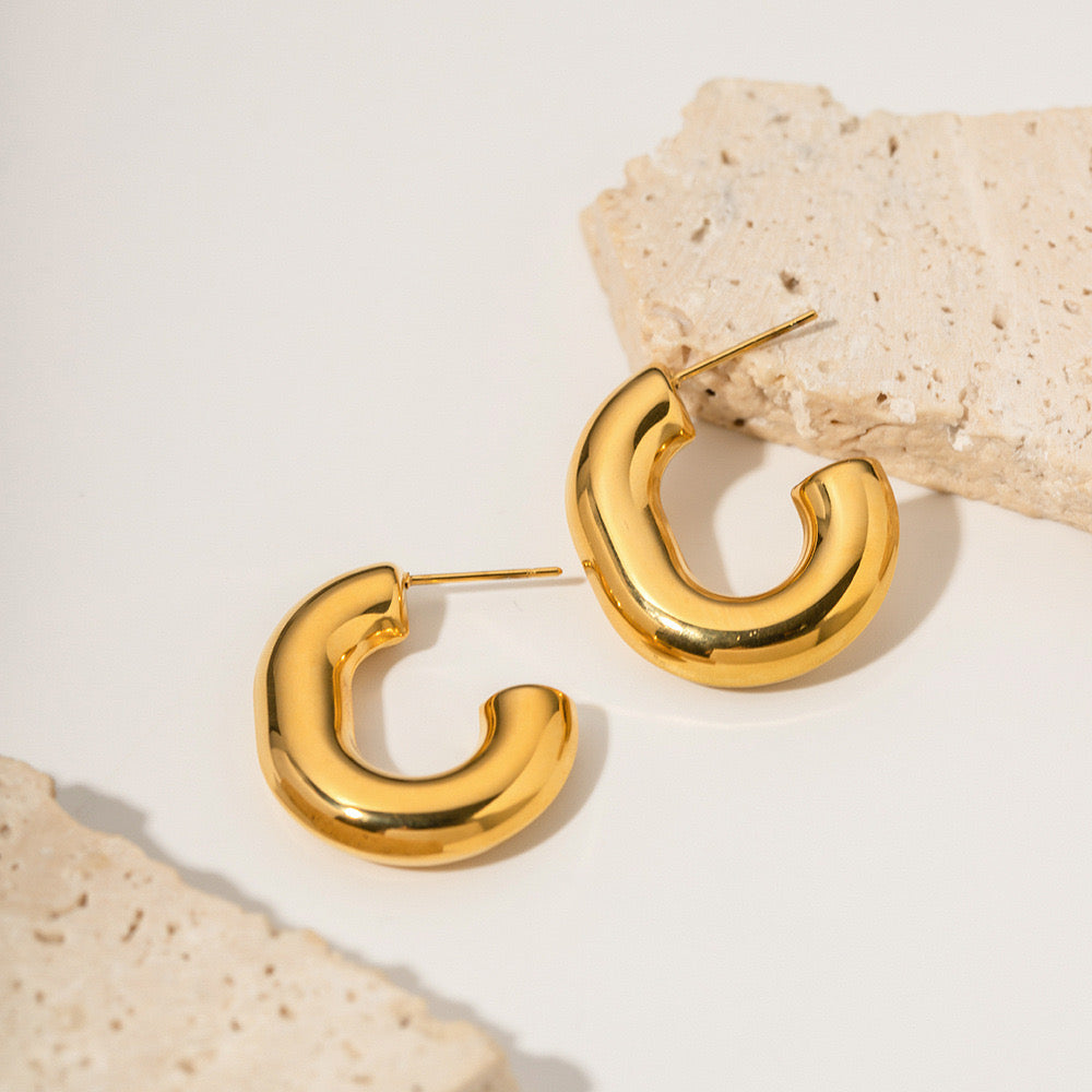 Advanced Gold Moon shaped Earrings