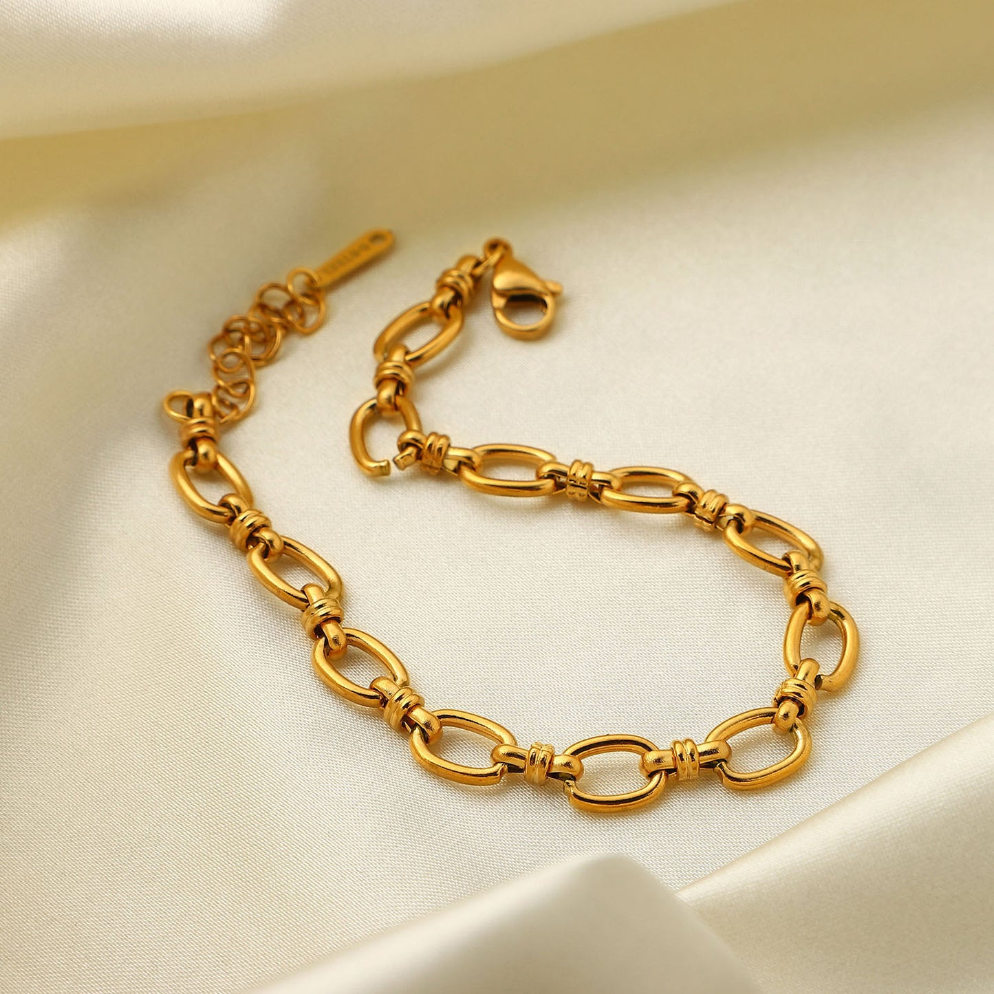 Advanced Gold Chain Necklace