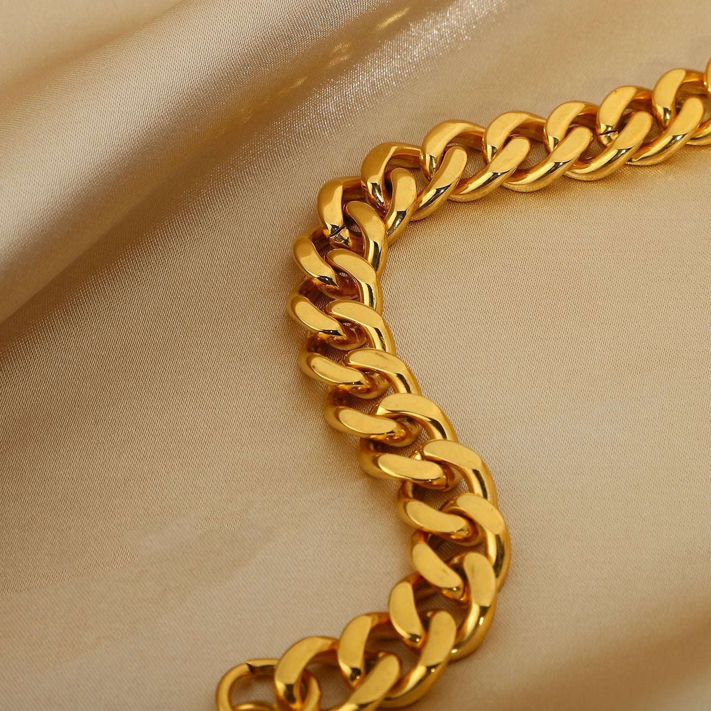 Advanced Gold Chain Bracelet