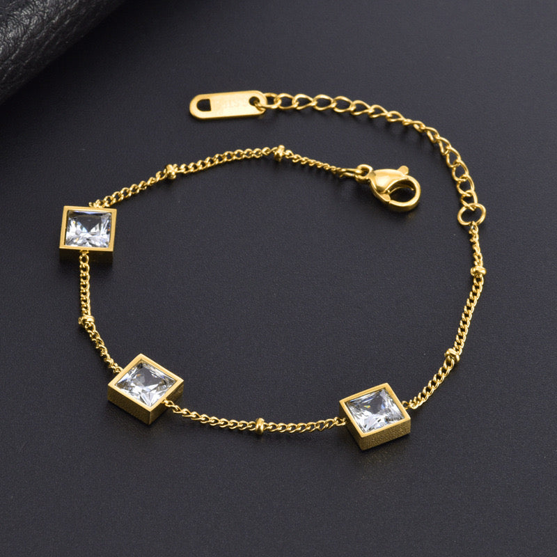 Light Luxury Niche High-End Green Square Diamond Necklace