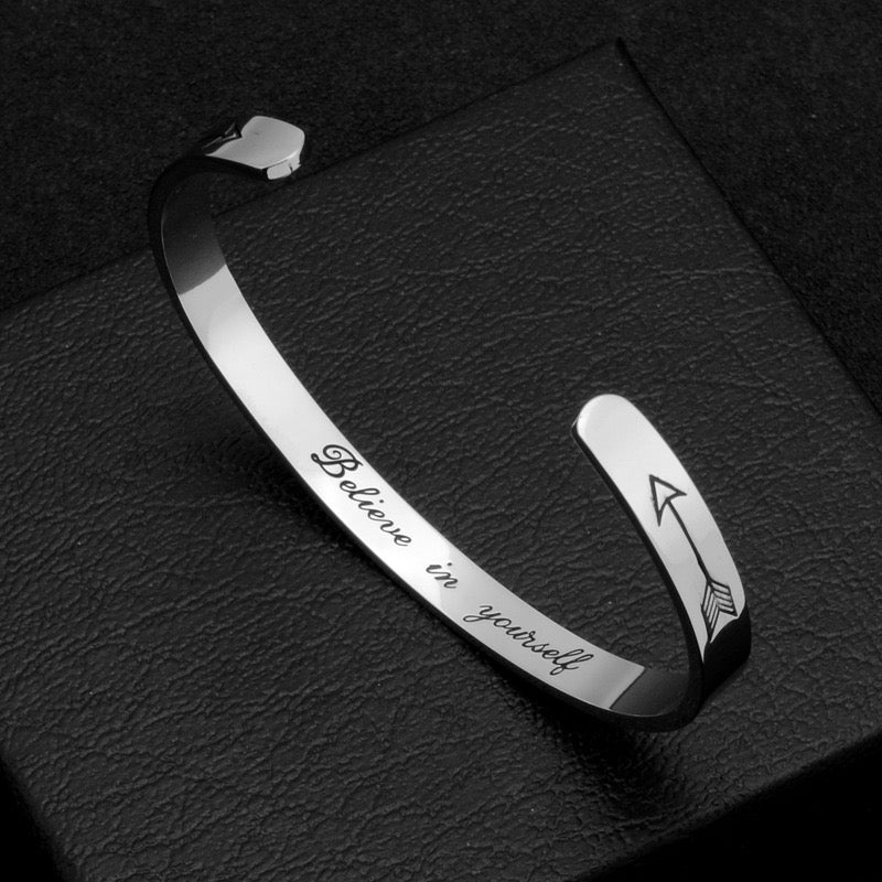 High-End Simple And Light Luxury Ear-Engraved Bracelet