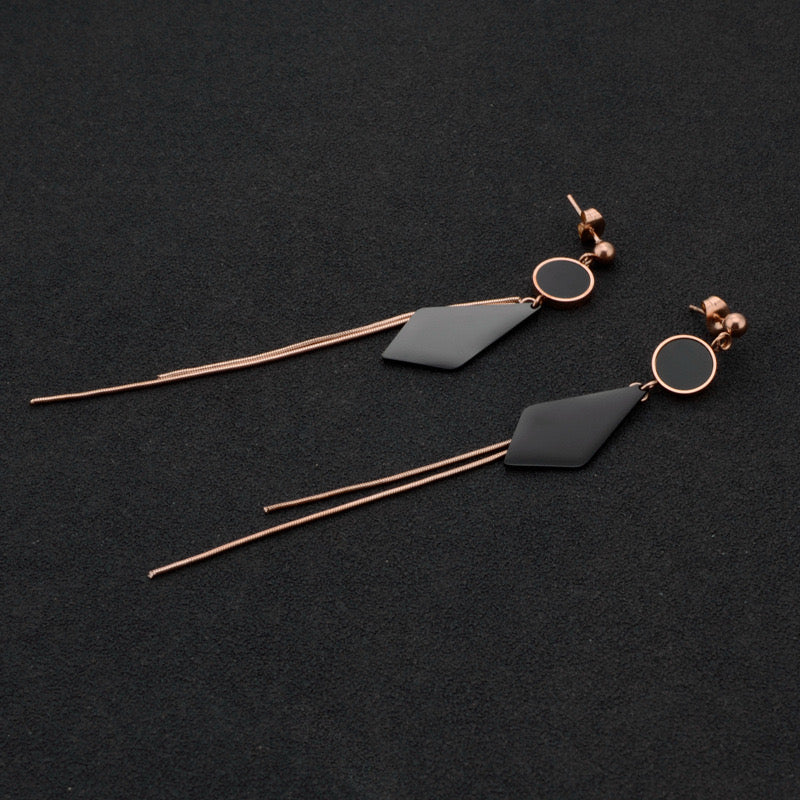 High-End Simple Fashion Black Earrings