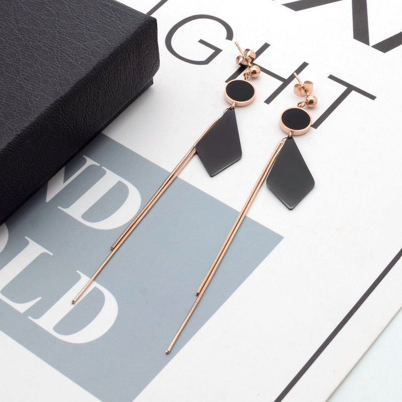 High-End Simple Fashion Black Earrings