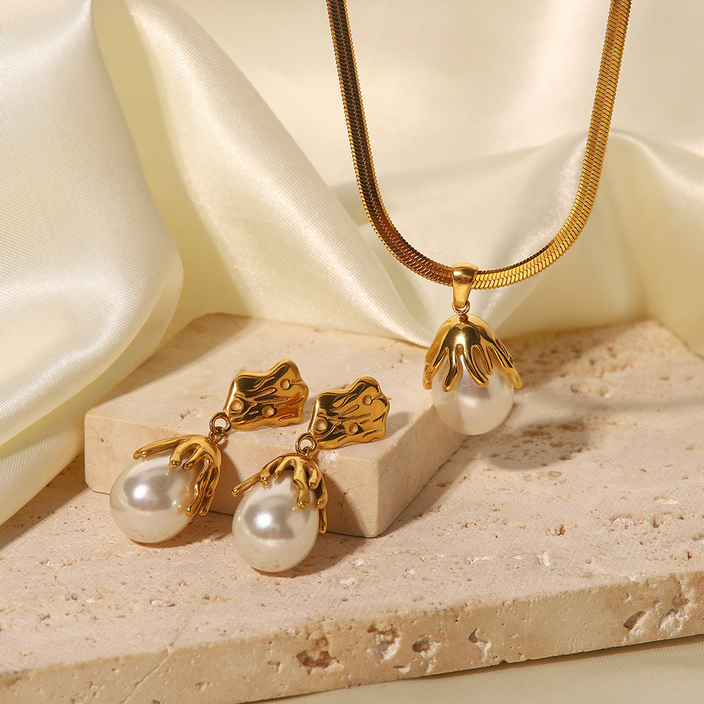 Premium Gold Pearl Necklace Earrings