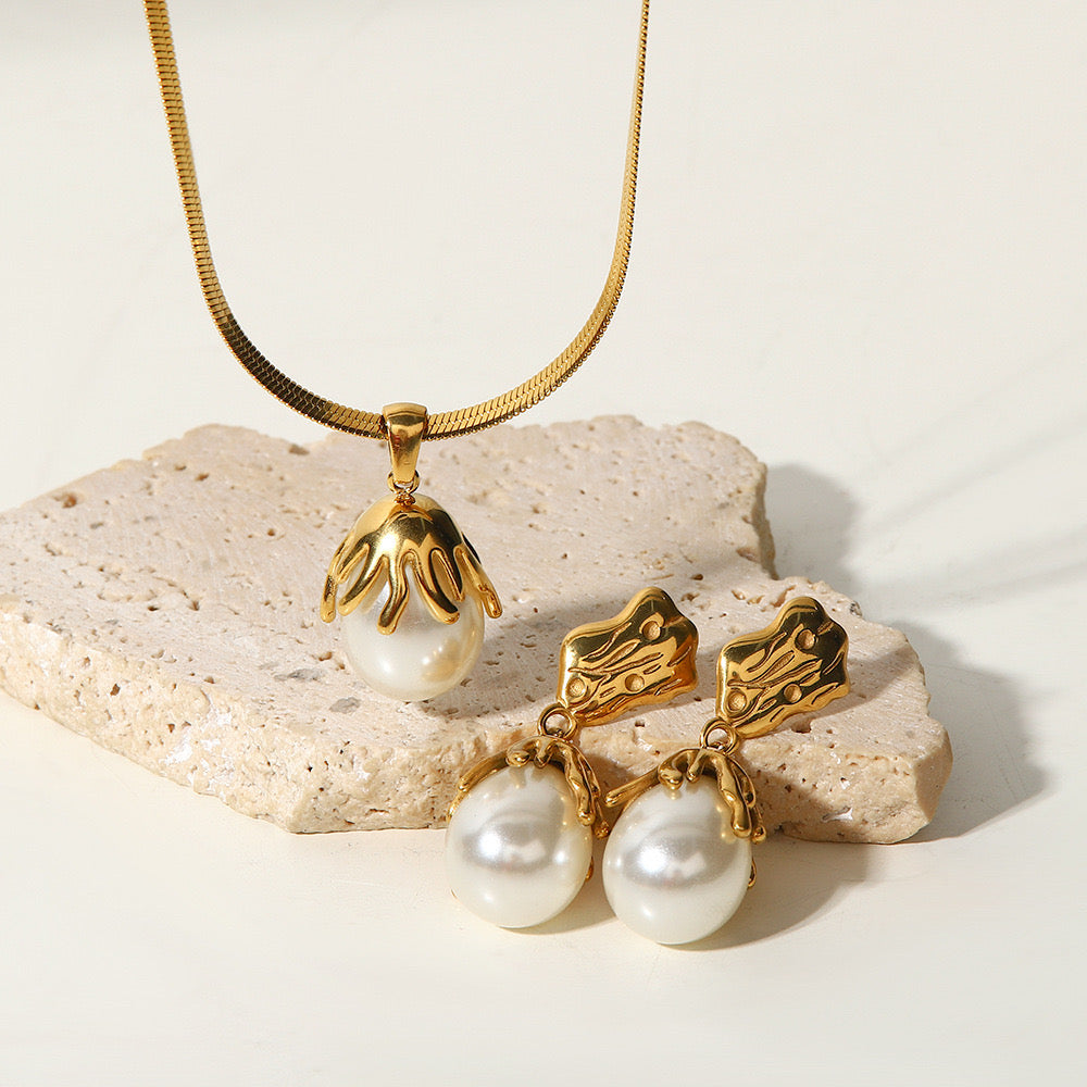 Premium Gold Pearl Necklace Earrings