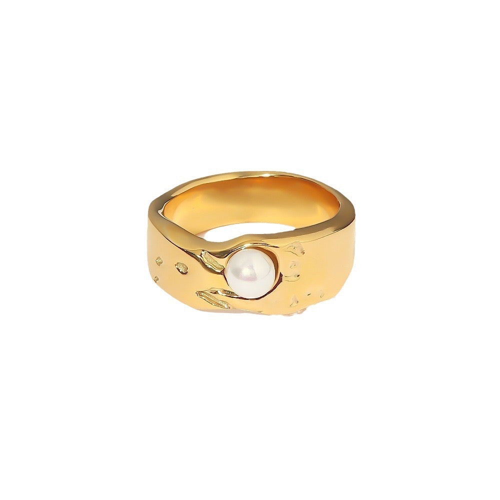 Vintage Pearl Gold Ring Irregular