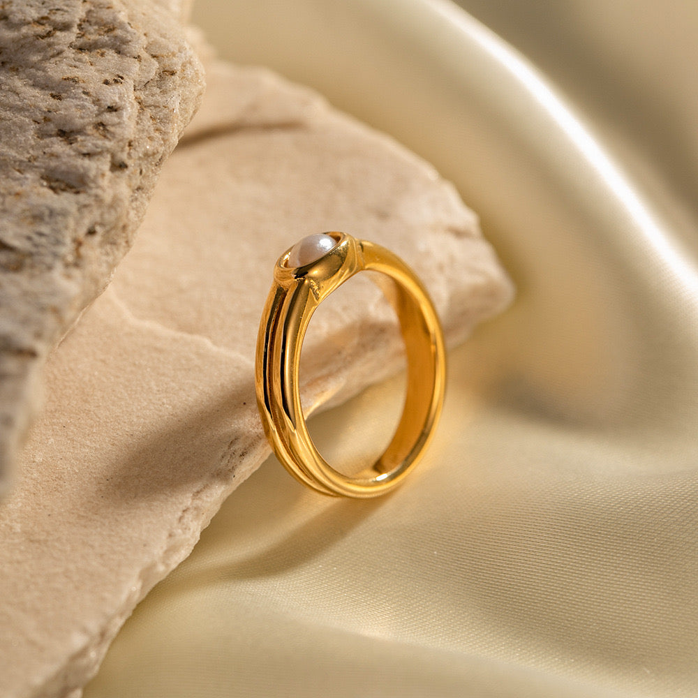 Beautiful Gold Inlaid Pearl Ring