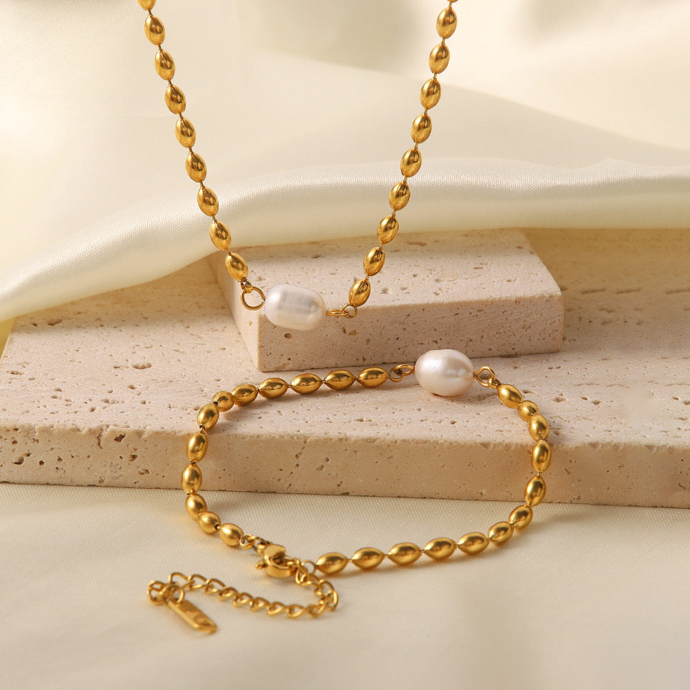 Premium Oval Pearl Gold Necklace