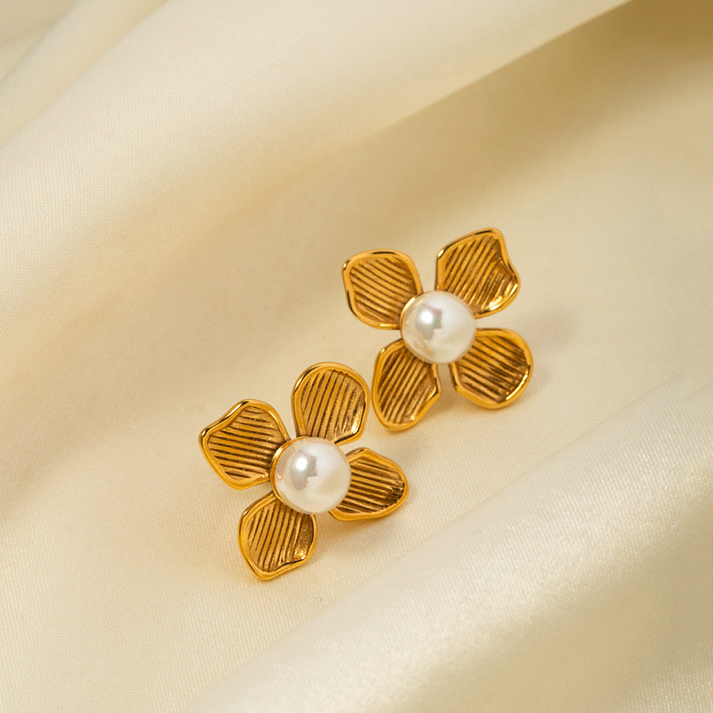 Pearl Four Petals Flower Stripes Retro Size Diamond Earrings Girls Temperament Simple Personalized Ear Jewelry