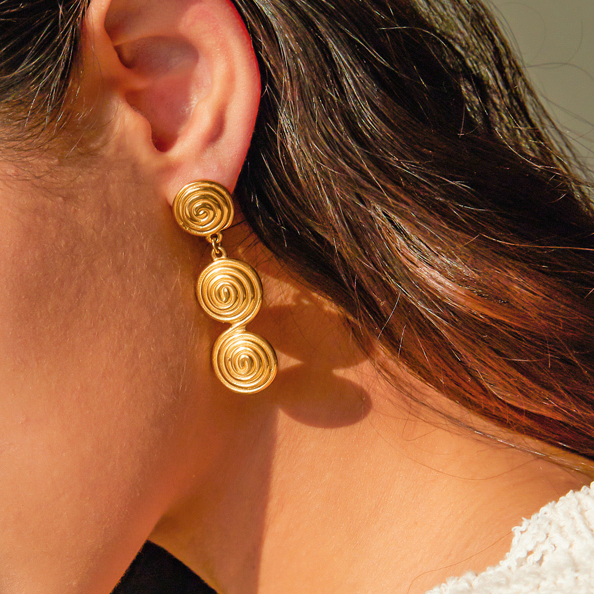 High-End New Niche Mosquito Coil String Earrings Small And Exquisite Fashionable Gold Earrings