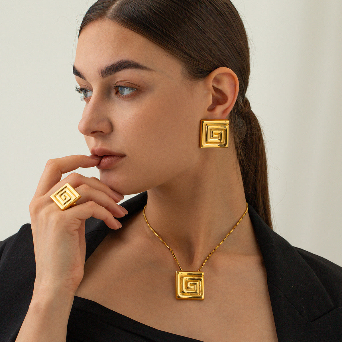 Light Luxury High-End Golden Square Maze Shiny Niche Design Metal Earrings Necklace