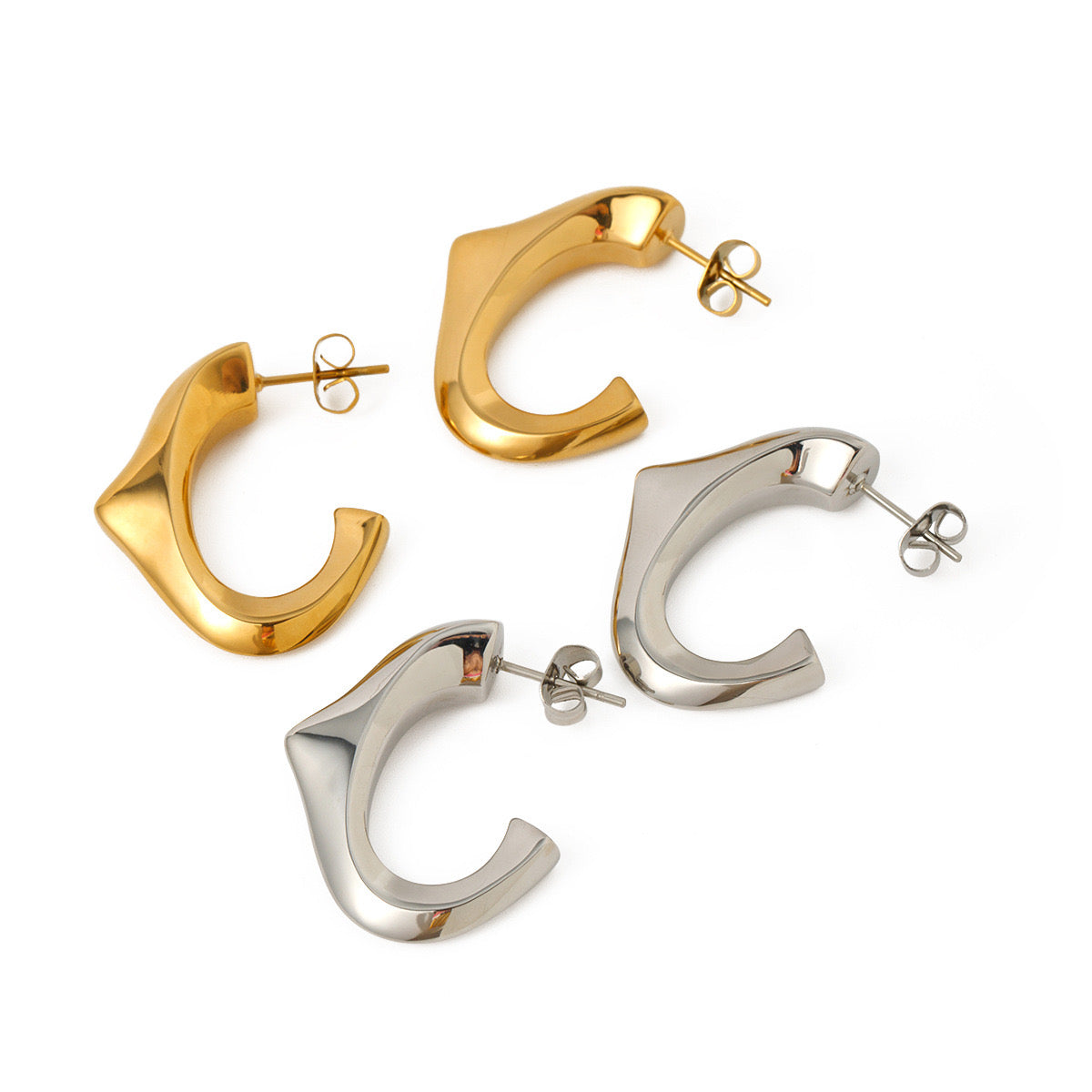 Luxurious High-End Gold Earrings With Shiny Niche Design