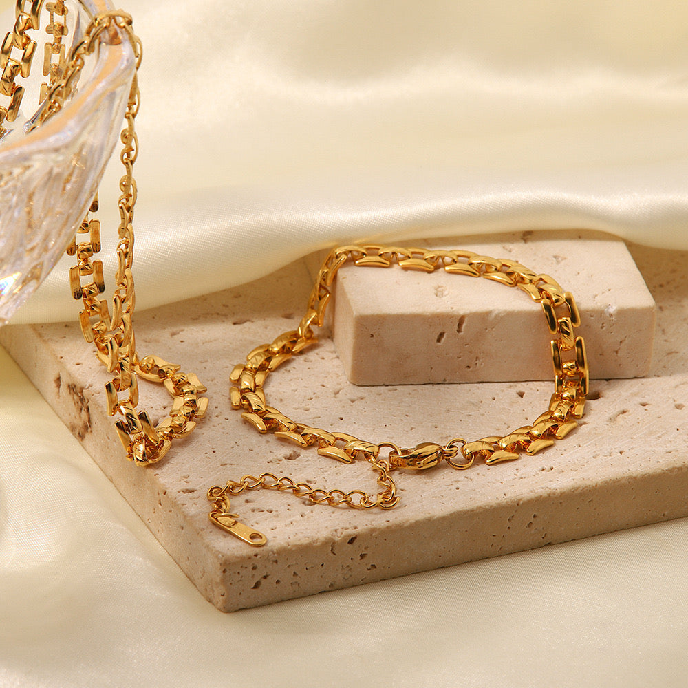 Versatile Niche Design High-End Light Luxury Gold Chain Necklace Bracelet