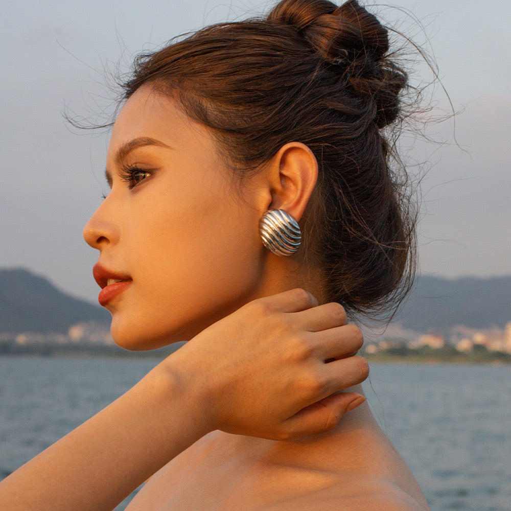 Versatile Niche Design, High-End Luxury Shell-Shaped Earrings