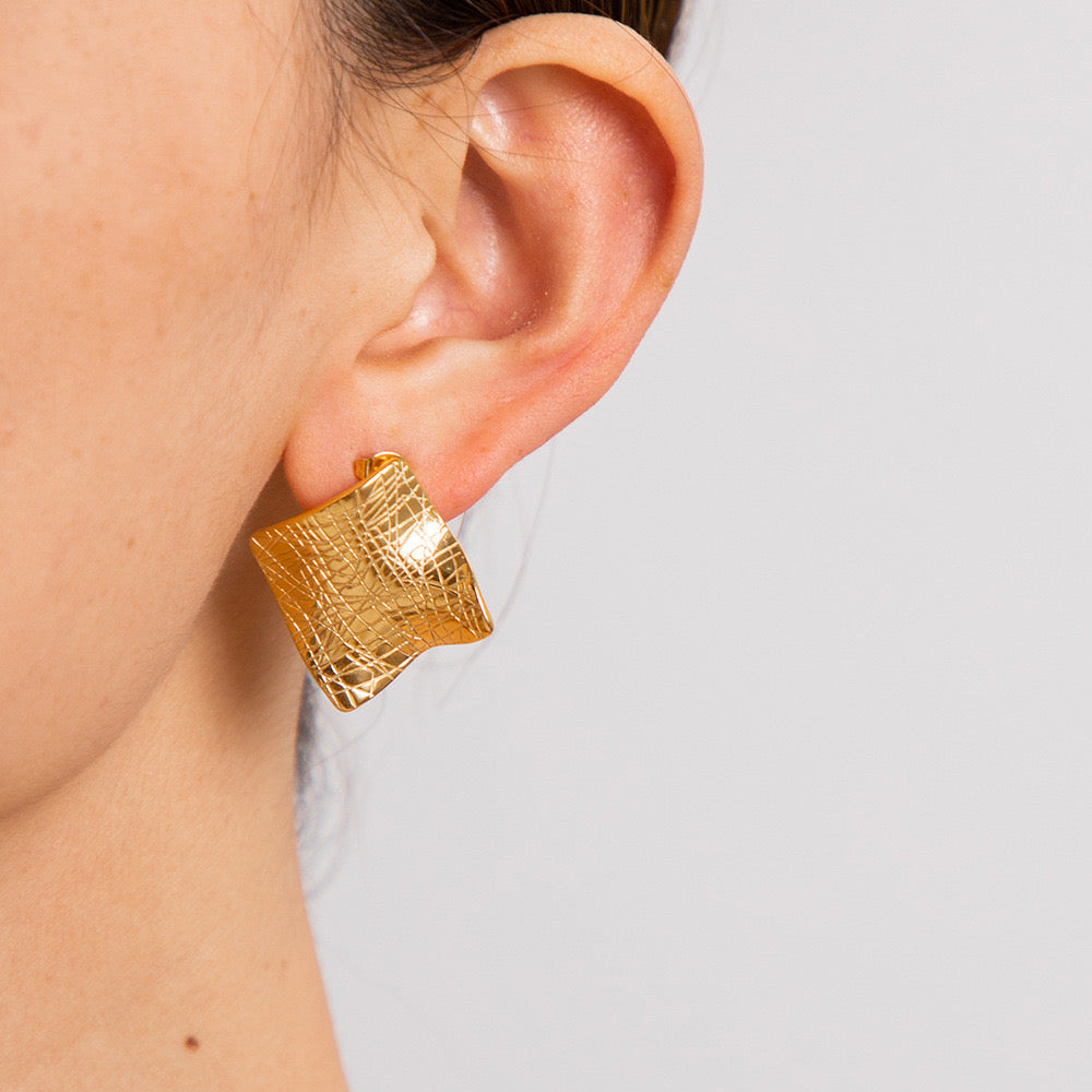 Versatile, Niche Design, High-End, Luxury, Wavy Square Earrings