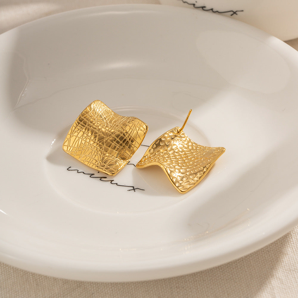 Versatile, Niche Design, High-End, Luxury, Wavy Square Earrings