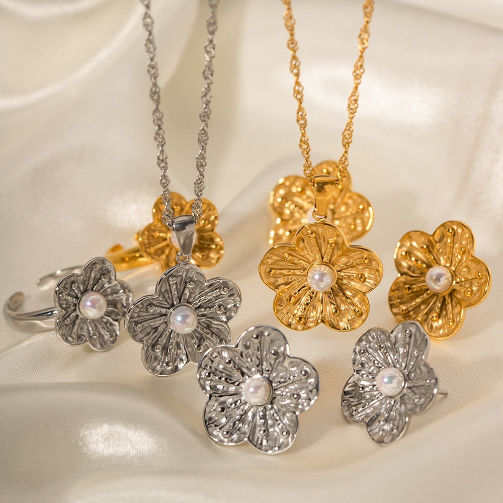 Versatile Niche Design High-End Light Luxury Flower Necklace