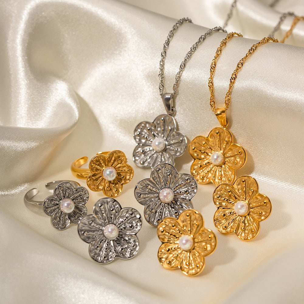 Versatile Niche Design High-End Light Luxury Flower Necklace