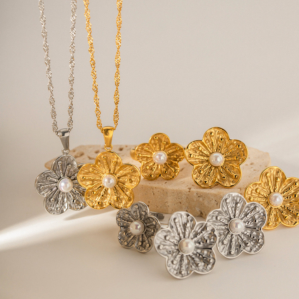 Versatile Niche Design High-End Light Luxury Flower Necklace