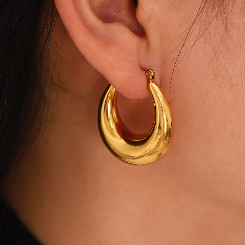 Versatile Niche Design, High-End And Light Luxury Crescent Earrings