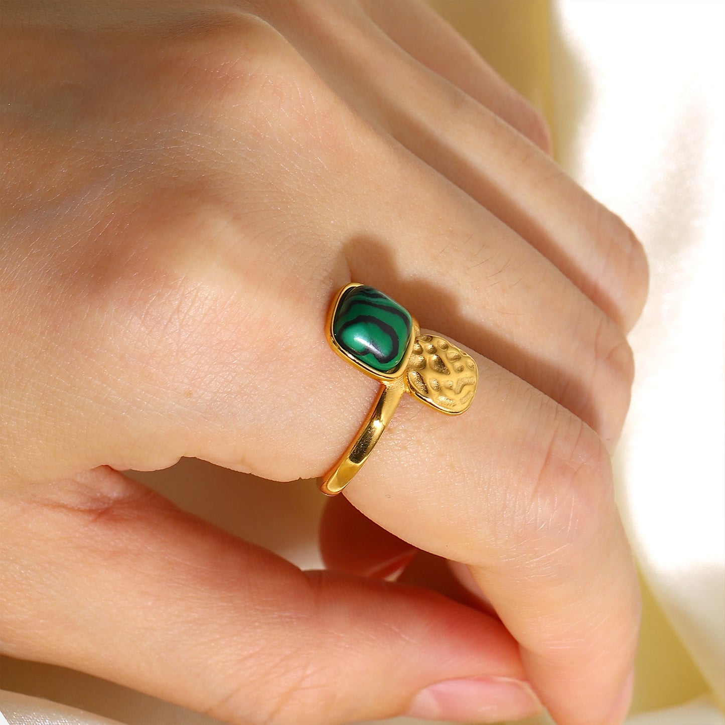 Hot Selling High-End Niche Green Ring