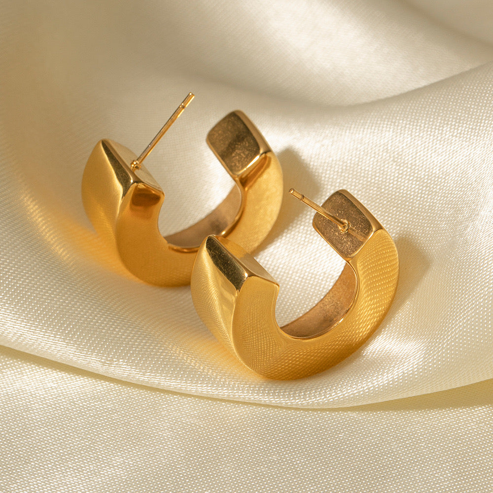 New Style Golden Glossy Temperament High-End Round Earrings