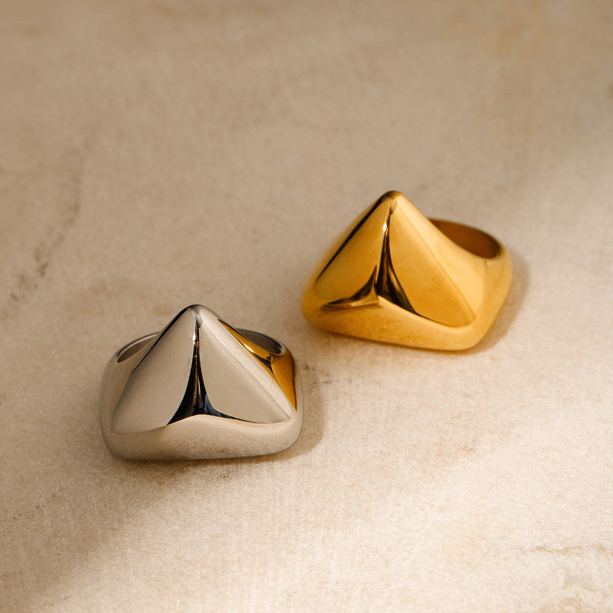 New Golden Glossy Temperament High-Grade Triangle Ring