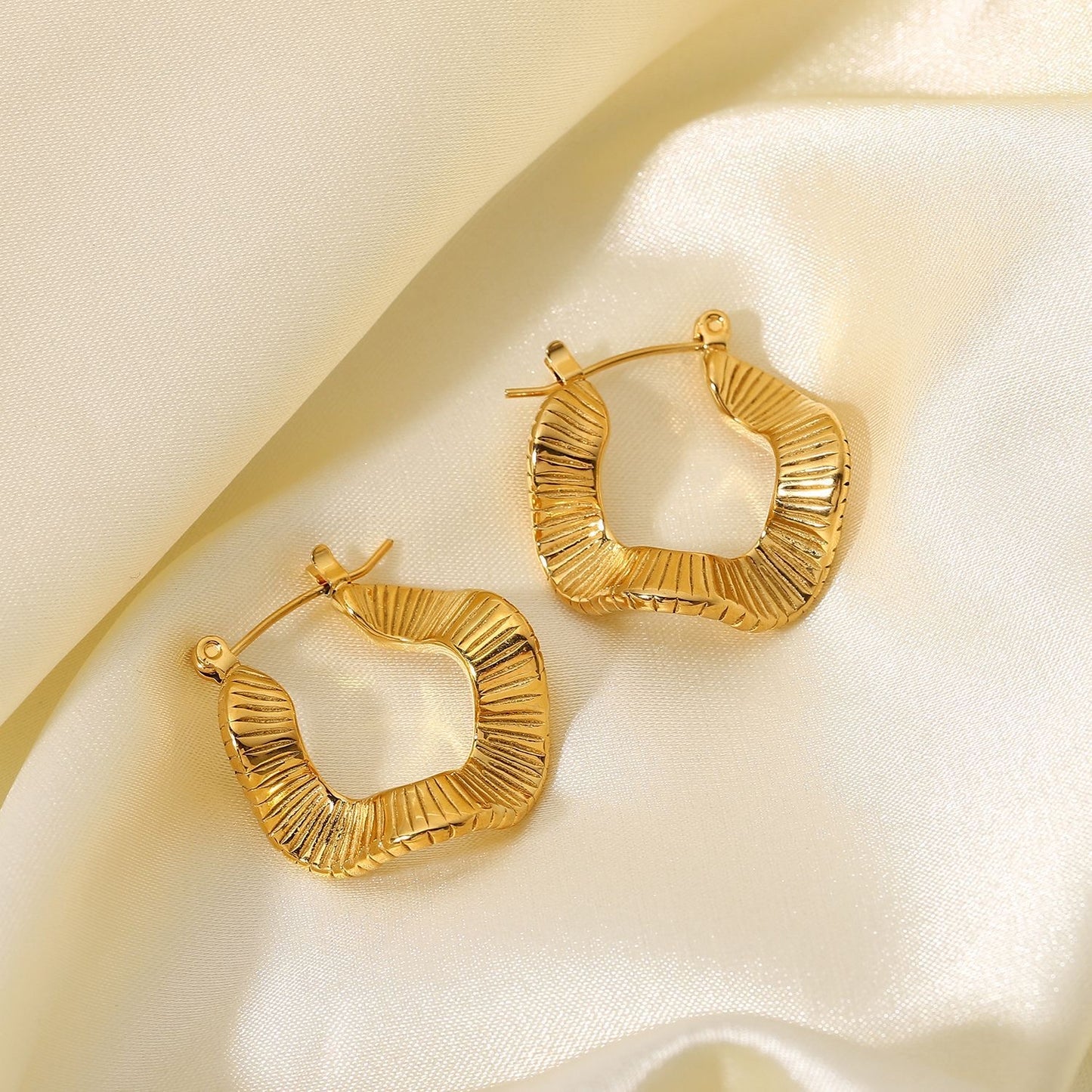 High-End New Golden Wave Earrings