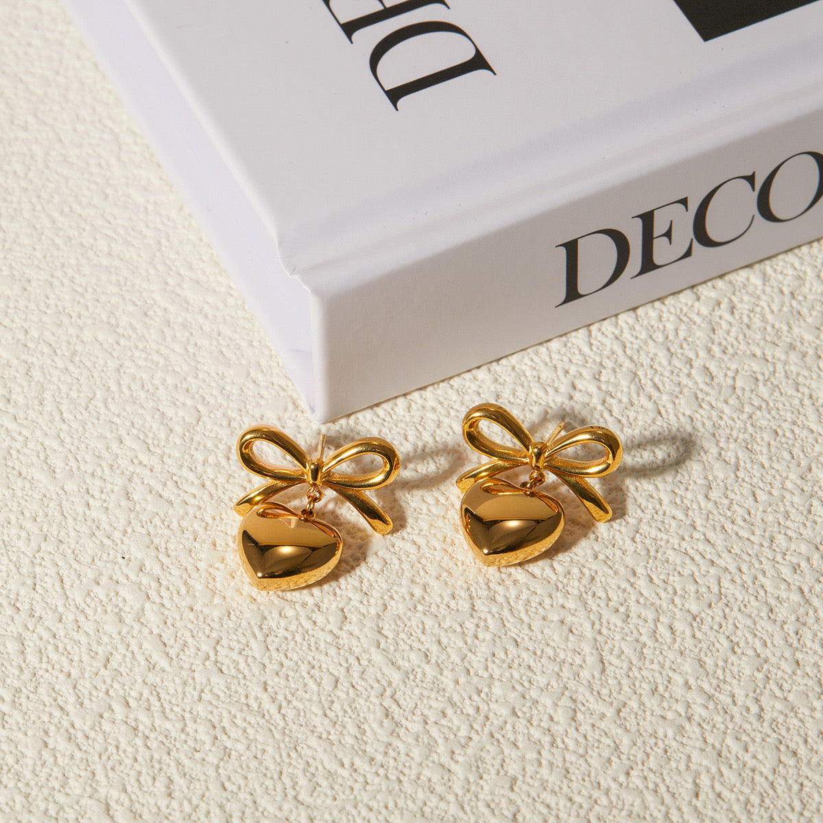 High-End Light Luxury Simple Fashion Love Earrings