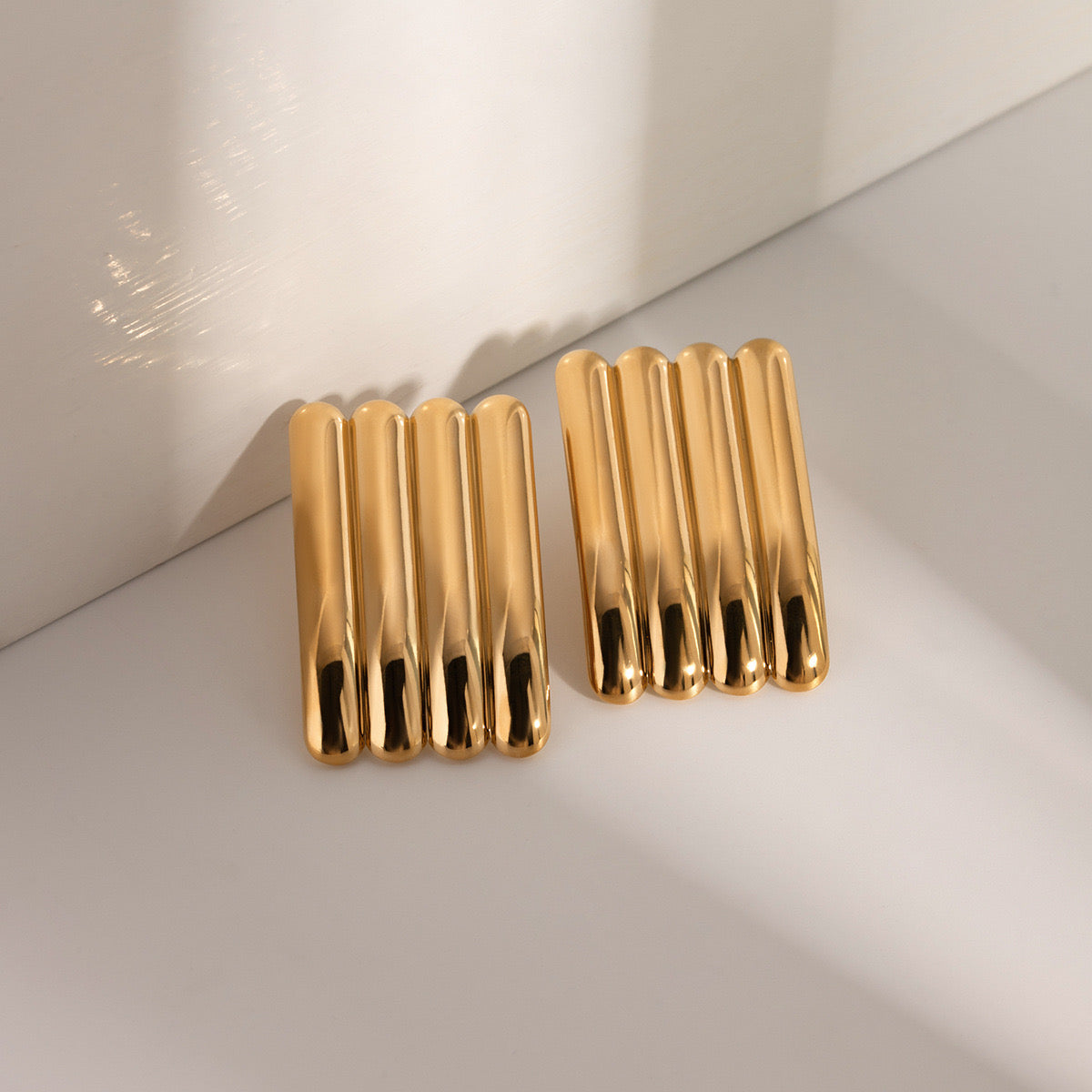 High-End Light Luxury Simple Fashion Vertical Stripe Earrings