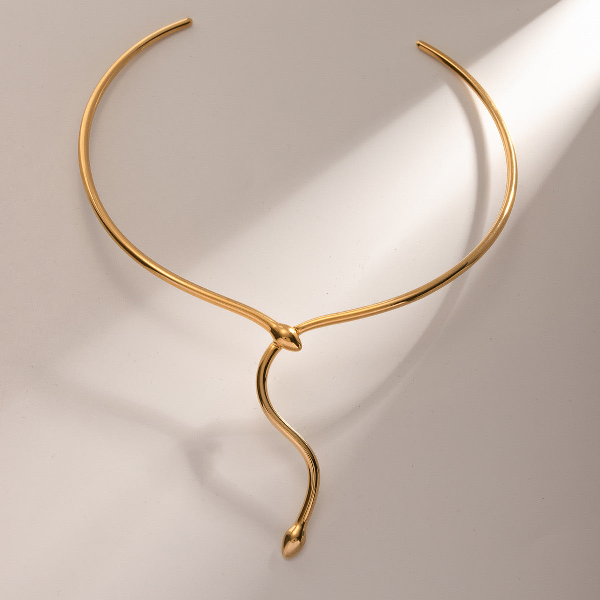 High-End Light Luxury Simple Fashion Snake Necklace