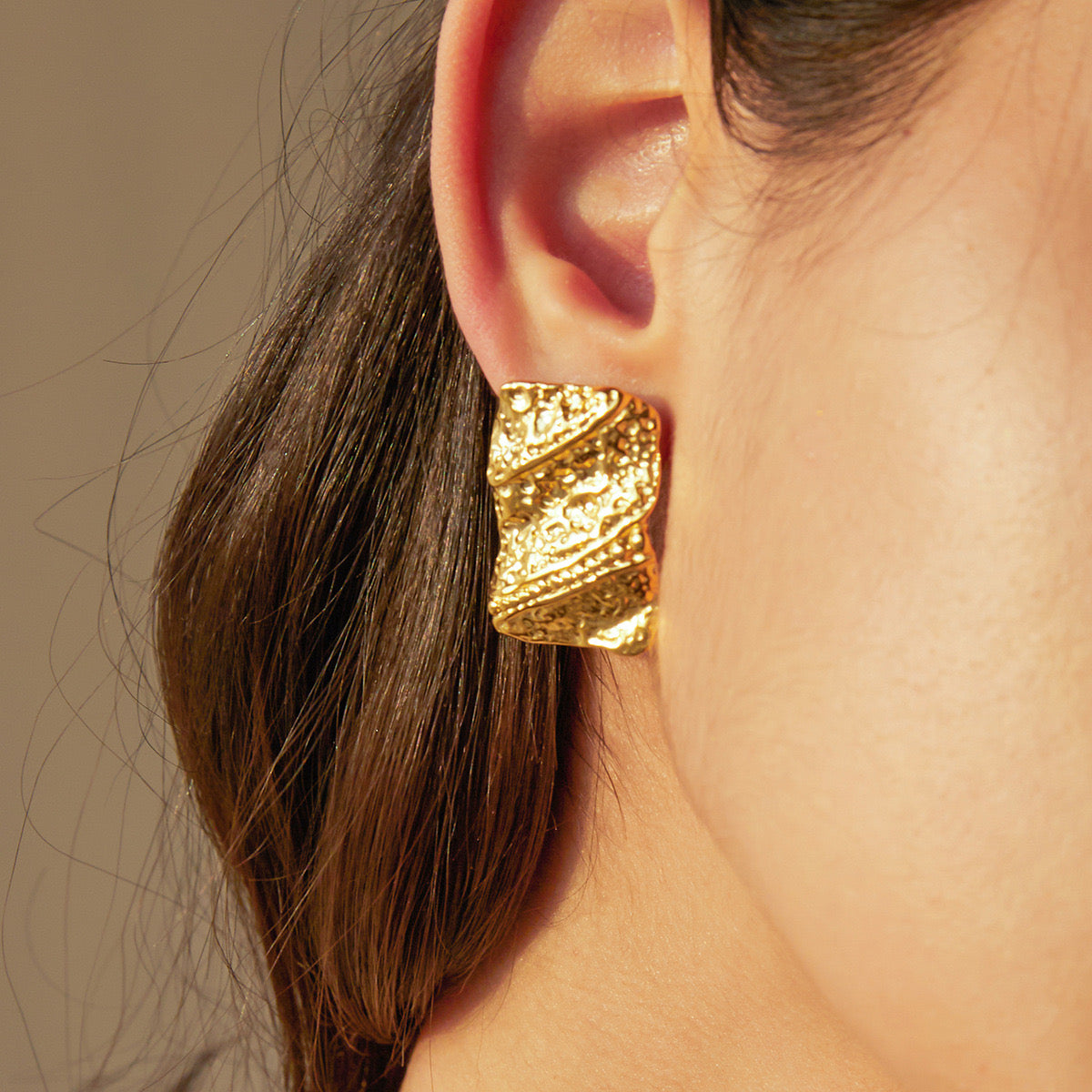 High-End Light Luxury Simple Fashion Golden Square Wave Earrings