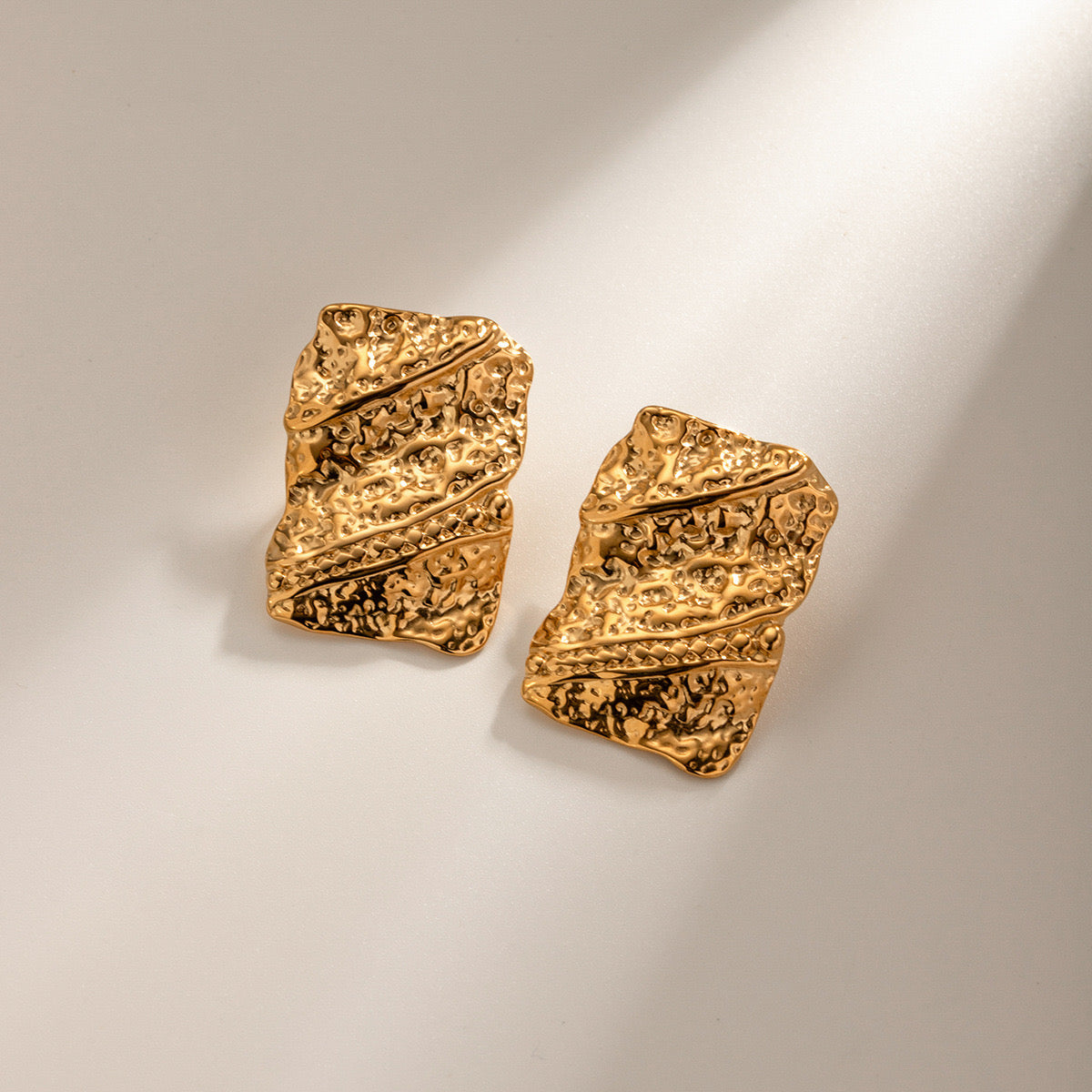 High-End Light Luxury Simple Fashion Golden Square Wave Earrings