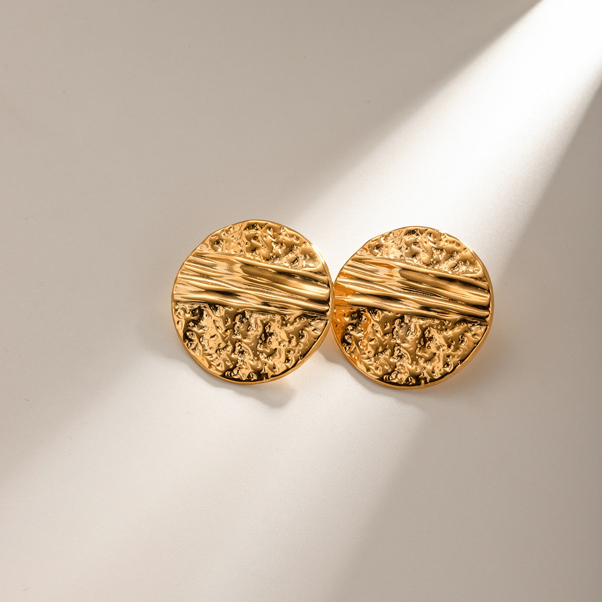 High-End Light Luxury Simple Fashion Gold Round Engraved Earrings