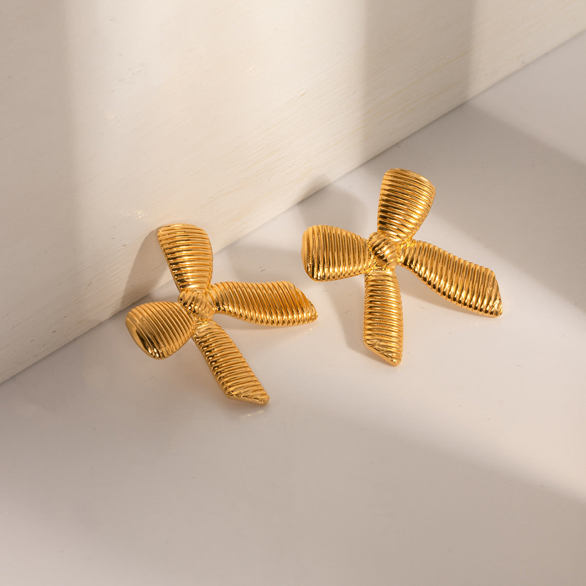 High-End Light Luxury Simple Fashion Bow Earrings