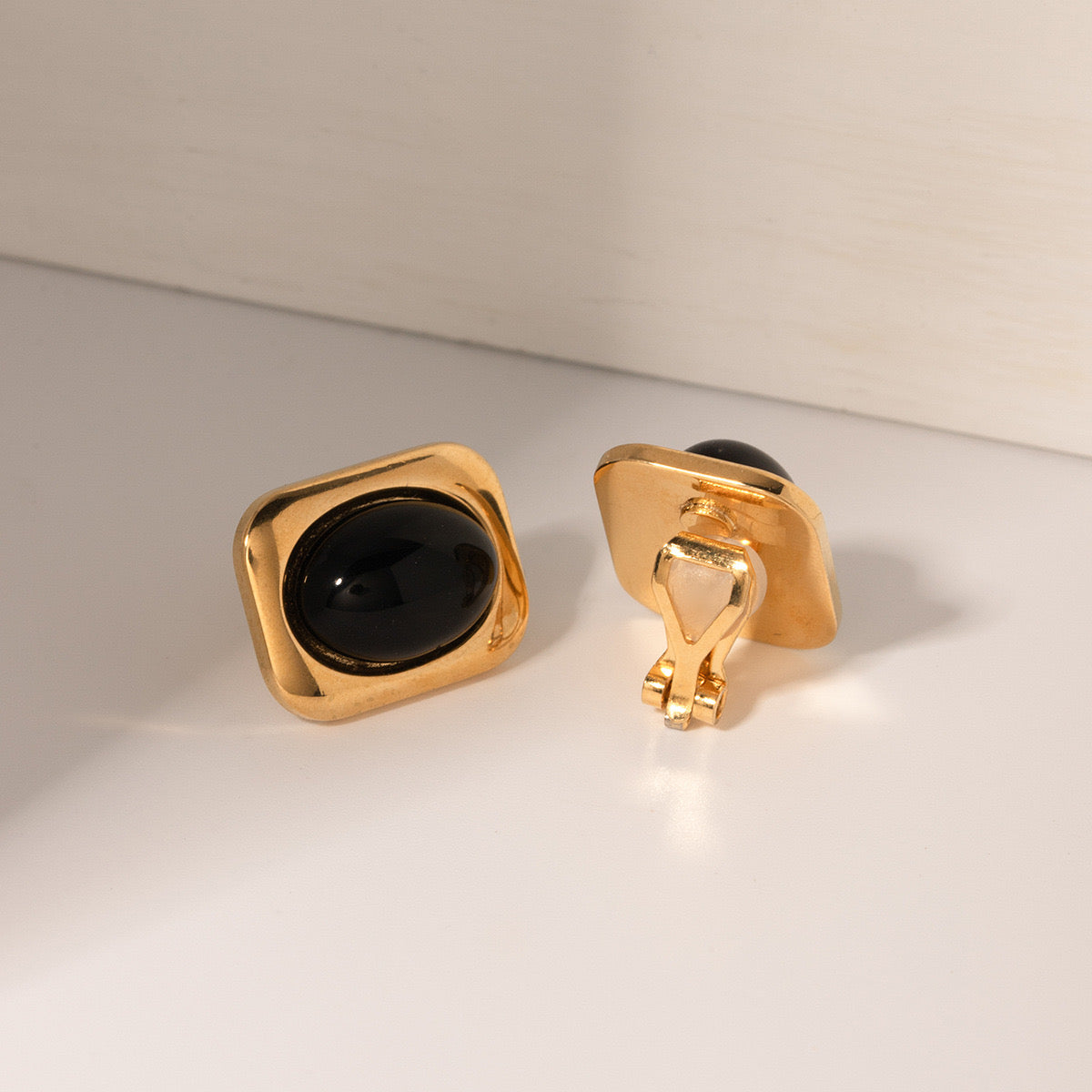 High-End Light Luxury Simple Fashion Shiny Black Ball Bead Gold Square Earrings