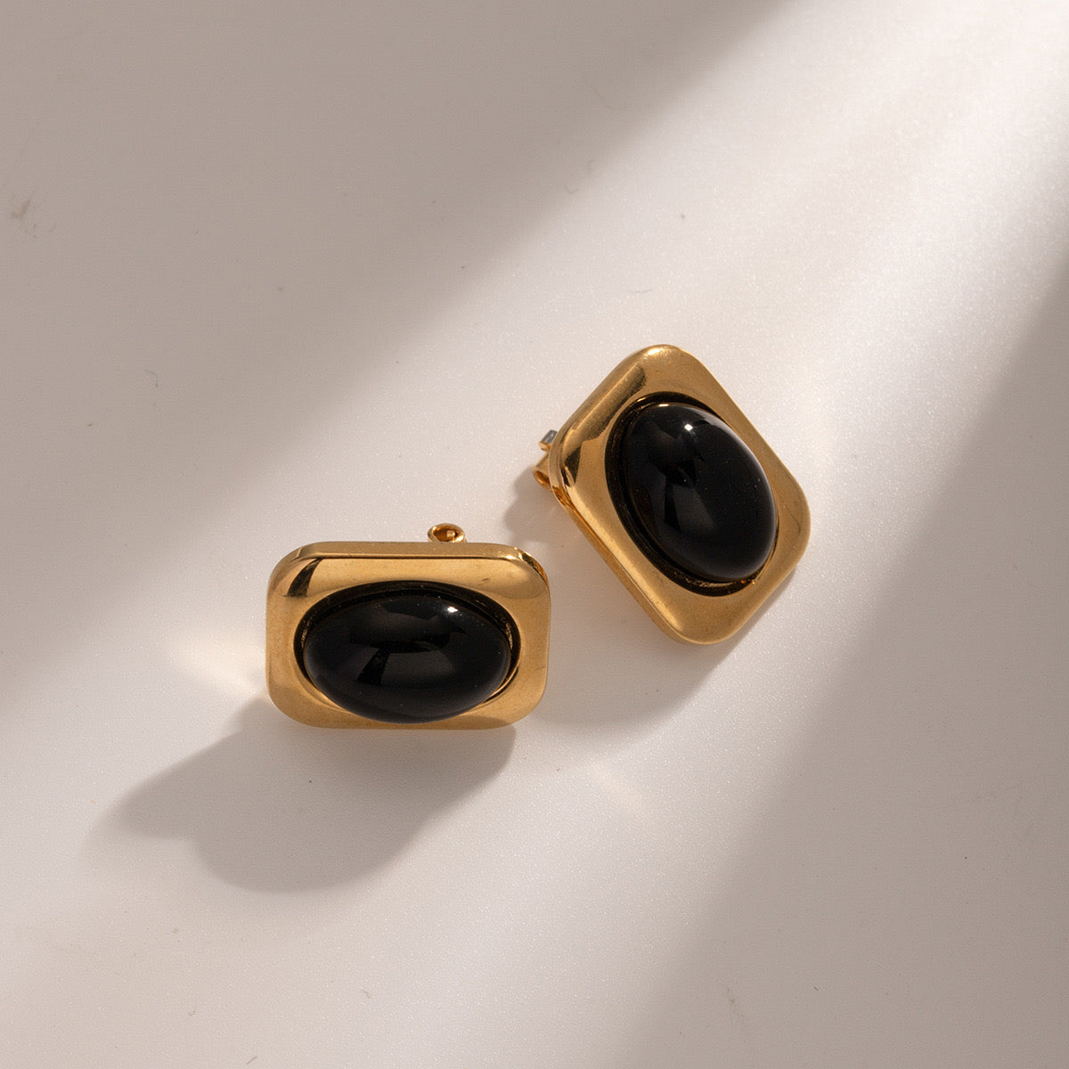 High-End Light Luxury Simple Fashion Shiny Black Ball Bead Gold Square Earrings