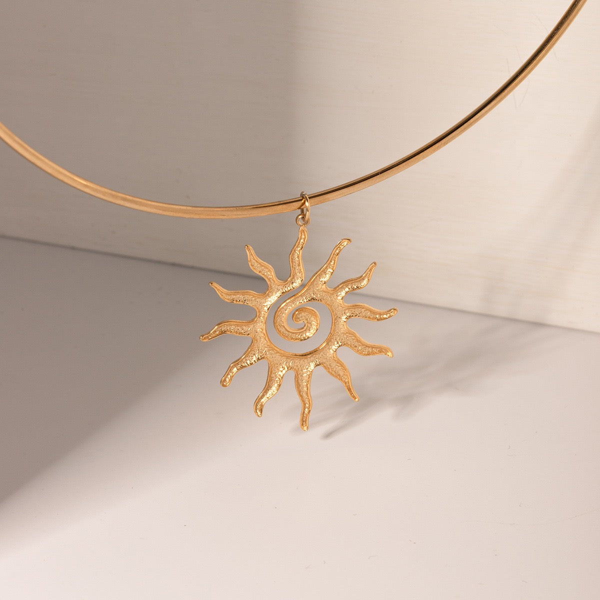 High-End Light Luxury Simple Fashion Shiny Sun Square Circle Necklace