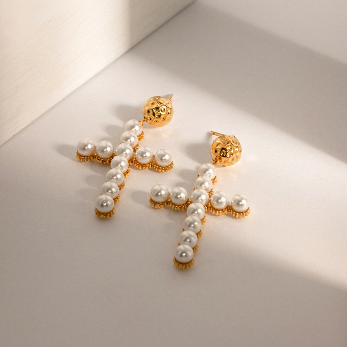 High-End Light Luxury Simple Fashion Shiny Pearl Cross Earrings