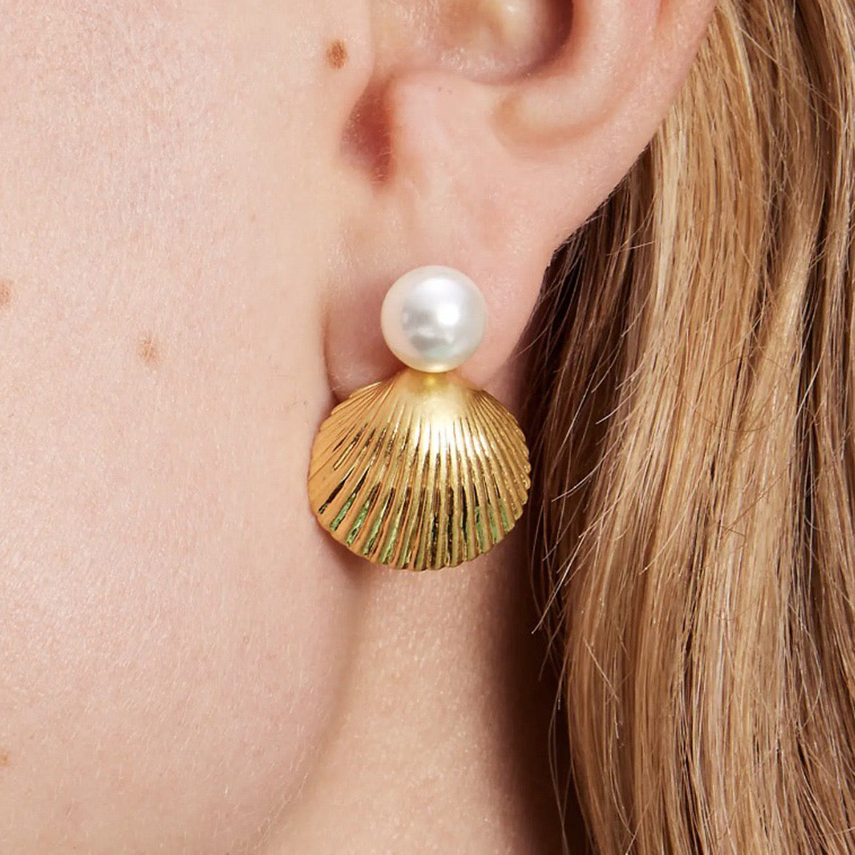 High-End Light Luxury Simple Fashion Shiny Shell Pearl Earrings